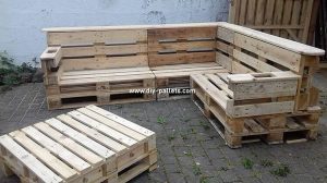 Pallet Garden Sofa and Table